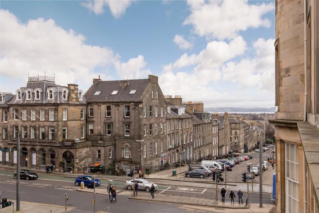 St James Quarter 2 Bed Apartment EDI Eksteriør billede